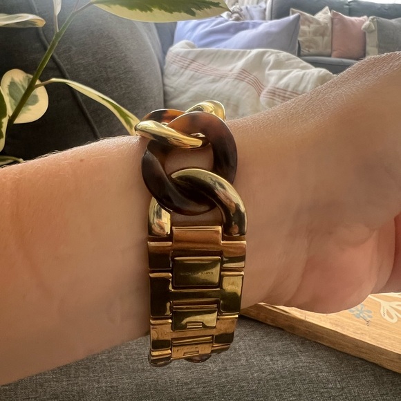 Michael Kors Runway Twist Gold Tone+Acrylic Tortoise Chain Watch - Picture 3 of 4